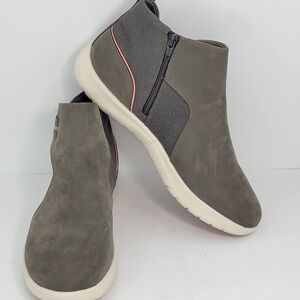 Clarks Womens Adella Cove Boot Gray Pink SIZE 9.5.‎ #1627